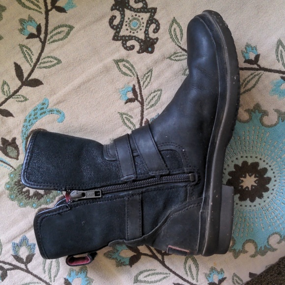 UGG Simmens Black Leather Boots Size 6 - Picture 2 of 9